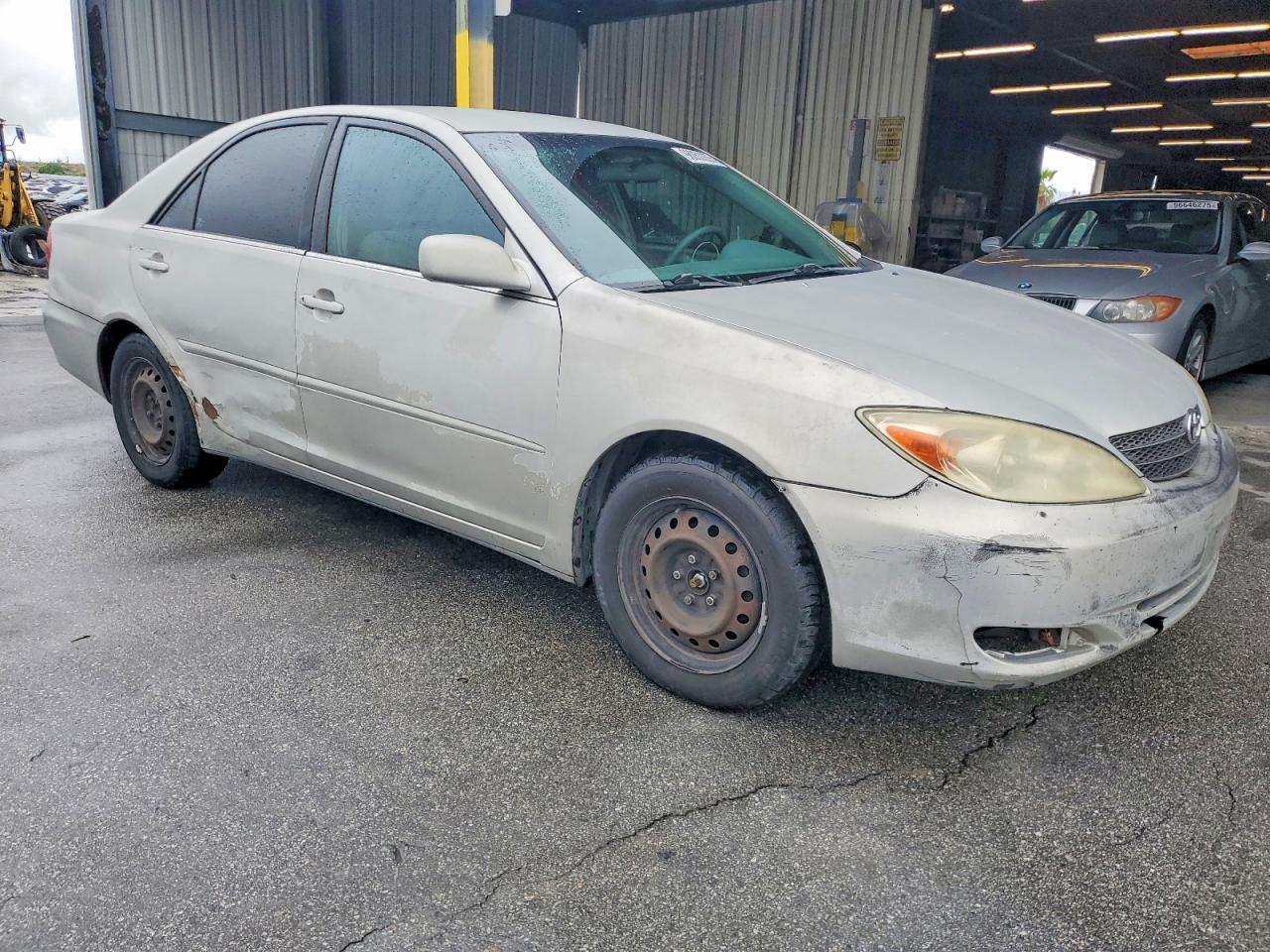2002 TOYOTA CAMRY LE photo 10