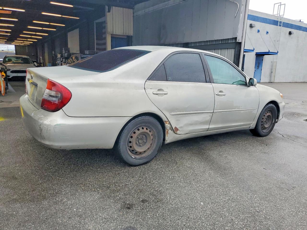 2002 TOYOTA CAMRY LE photo 7
