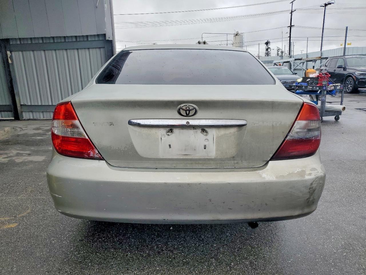 2002 TOYOTA CAMRY LE photo 16