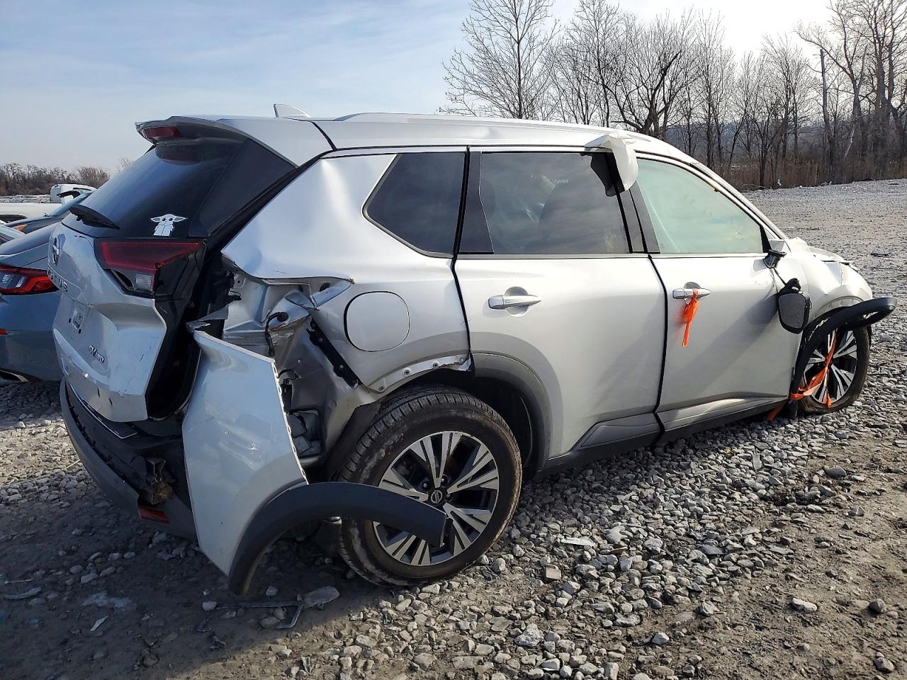 2021 NISSAN ROGUE SV photo 3