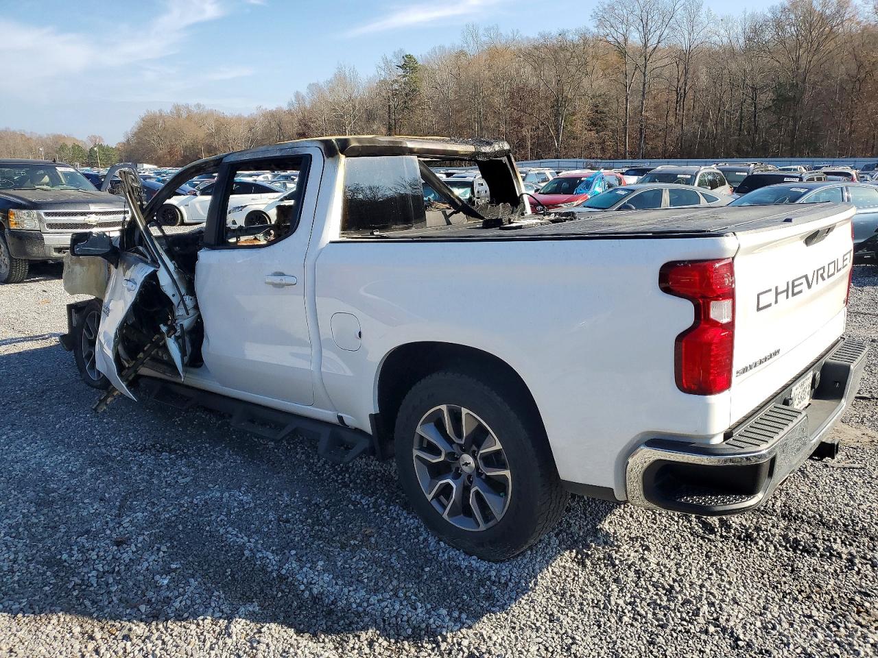 2019 CHEVROLET SILVERADO K1500 LT photo 2