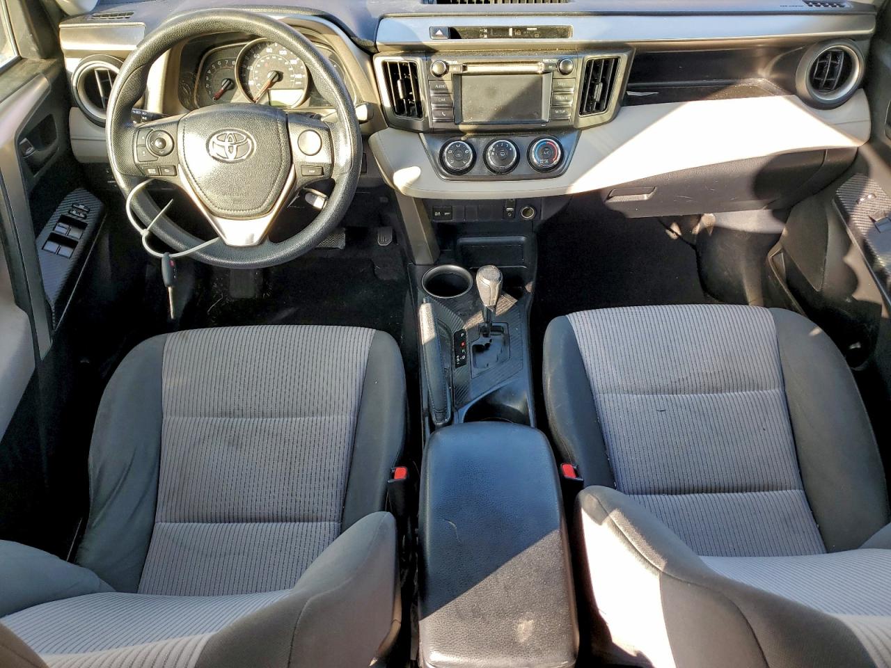 2015 TOYOTA RAV4 LE photo 8