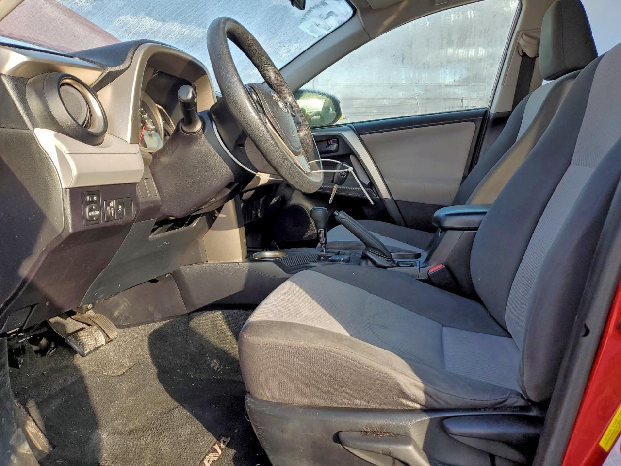 2015 TOYOTA RAV4 LE photo 7