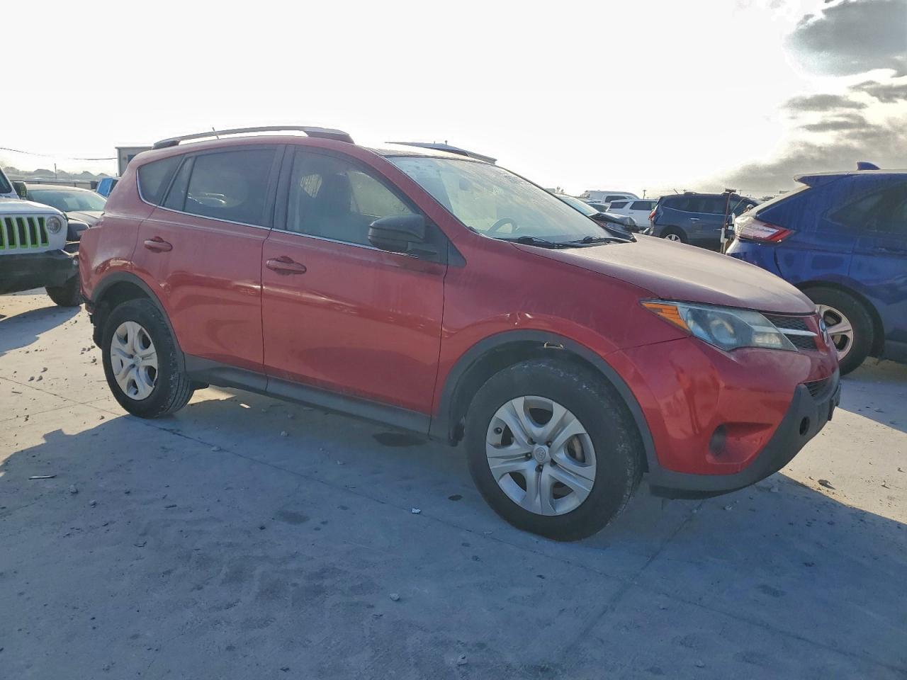 2015 TOYOTA RAV4 LE photo 4