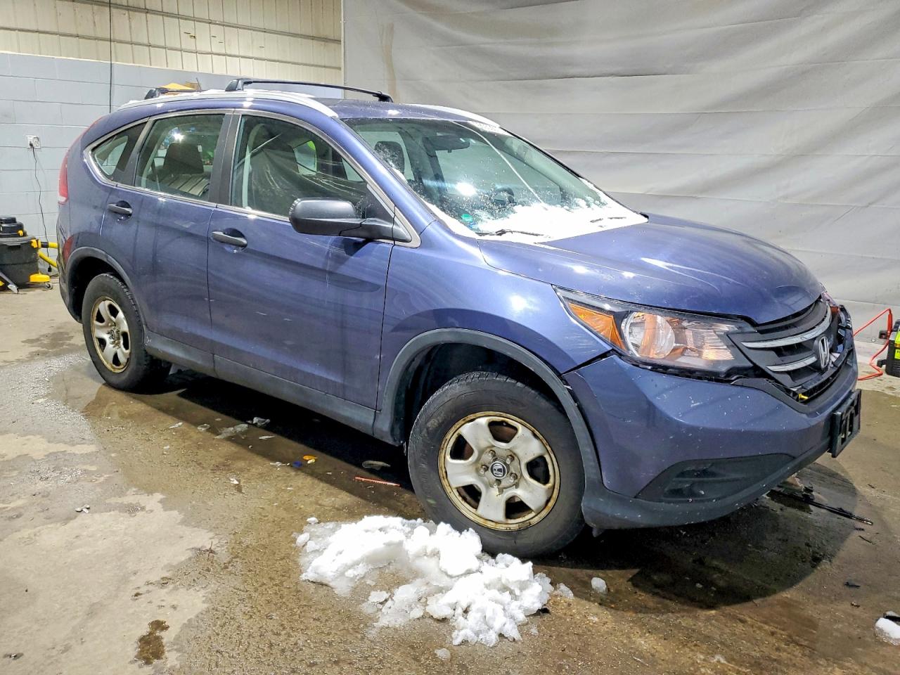 2014 HONDA CR-V LX photo 4