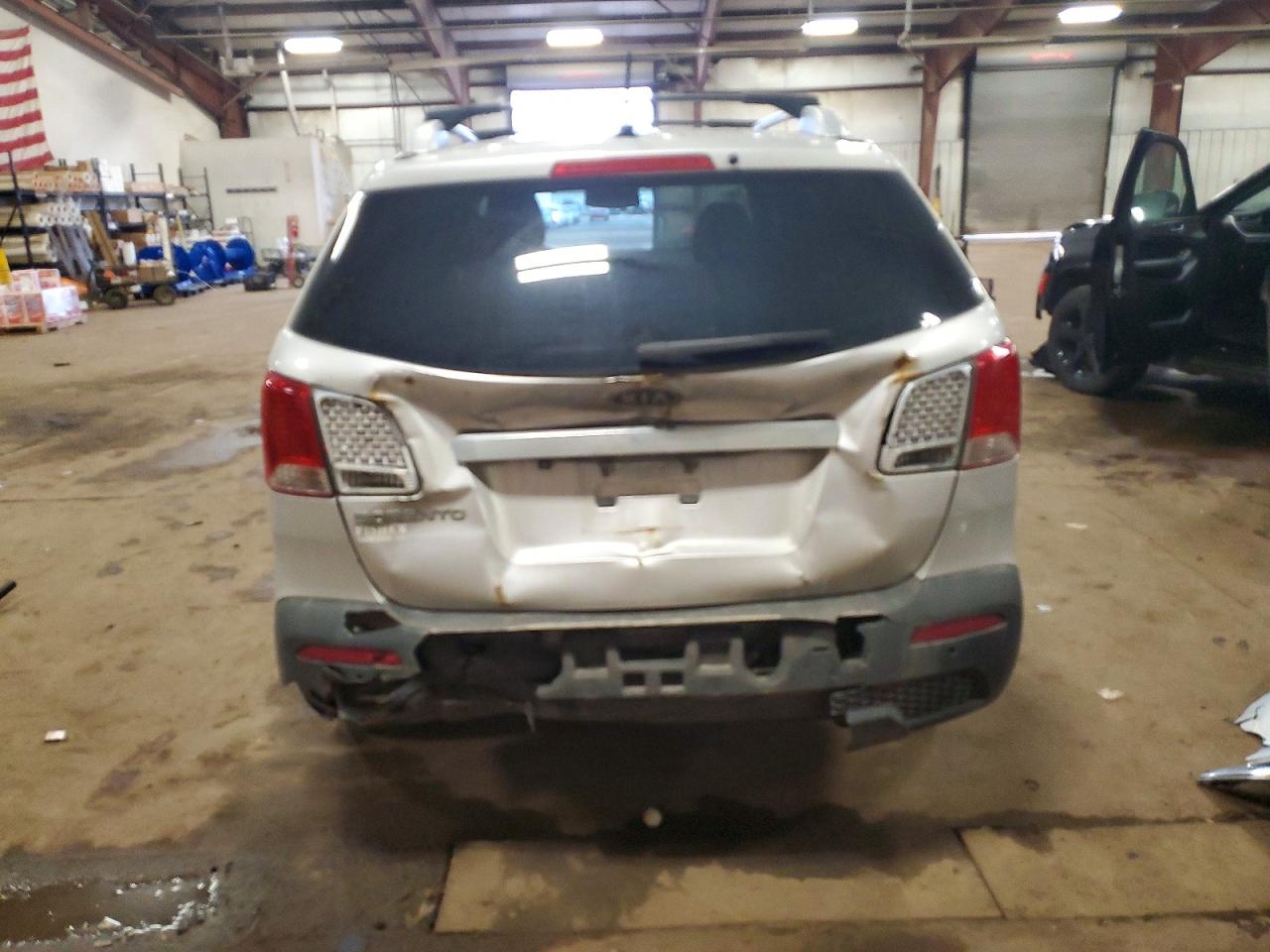 2011 KIA SORENTO BASE photo 6