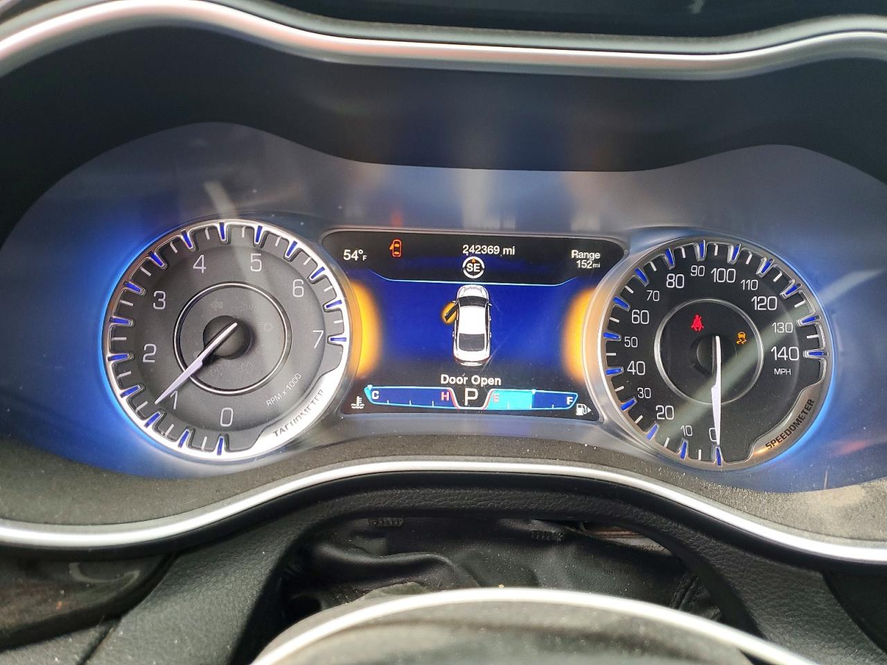 2015 CHRYSLER 200 C photo 9