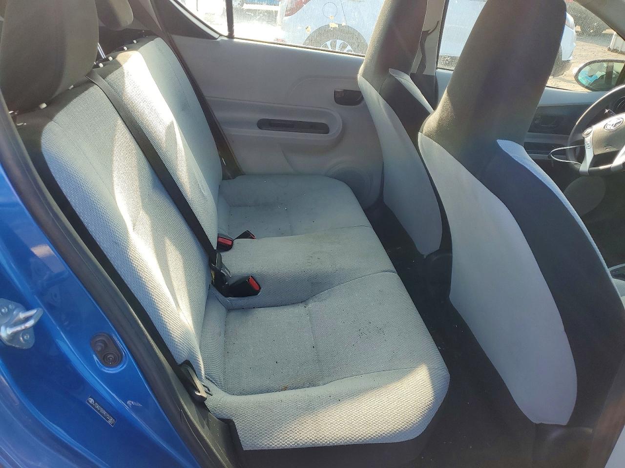 2012 TOYOTA PRIUS C photo 10