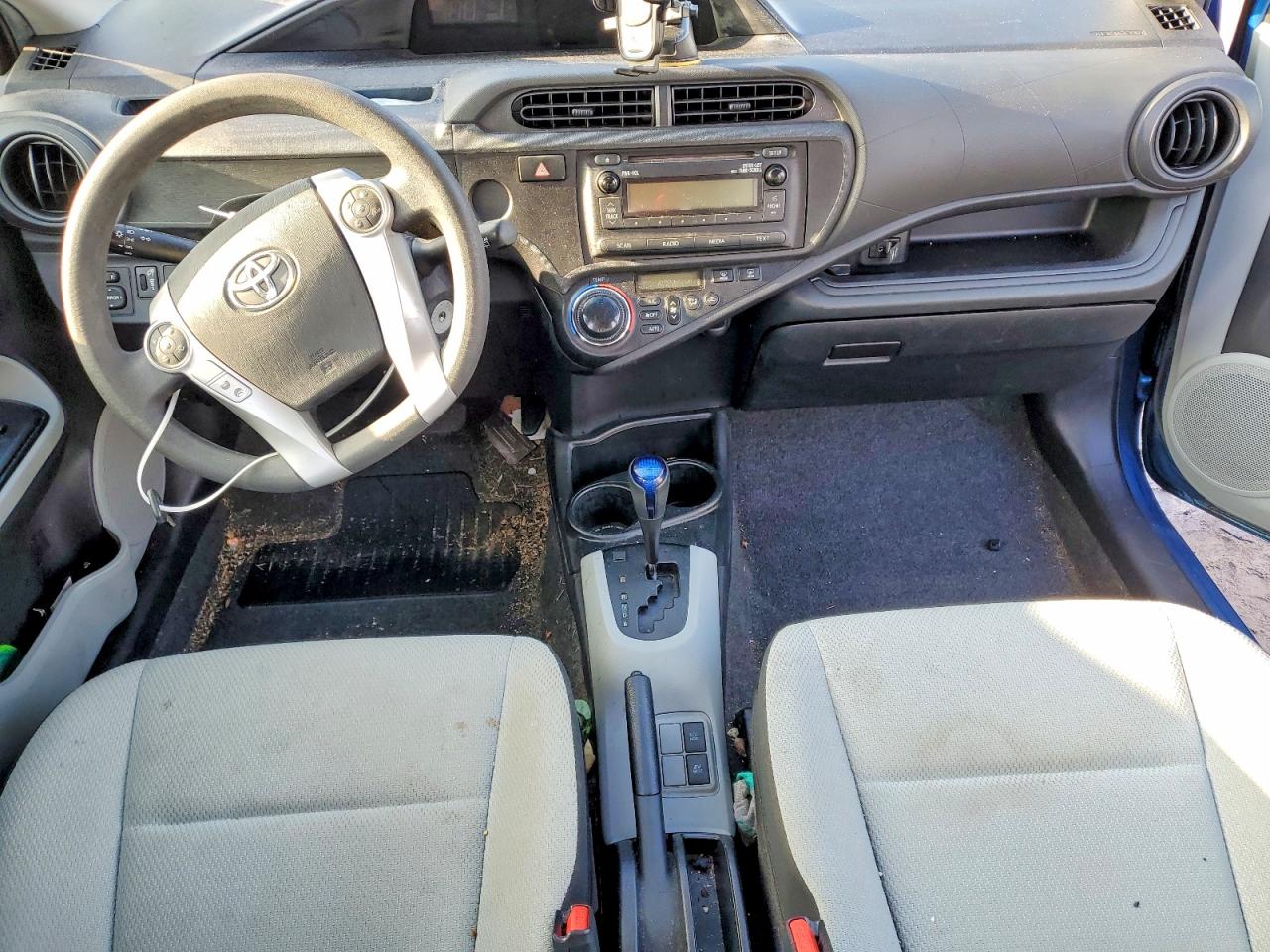 2012 TOYOTA PRIUS C photo 8