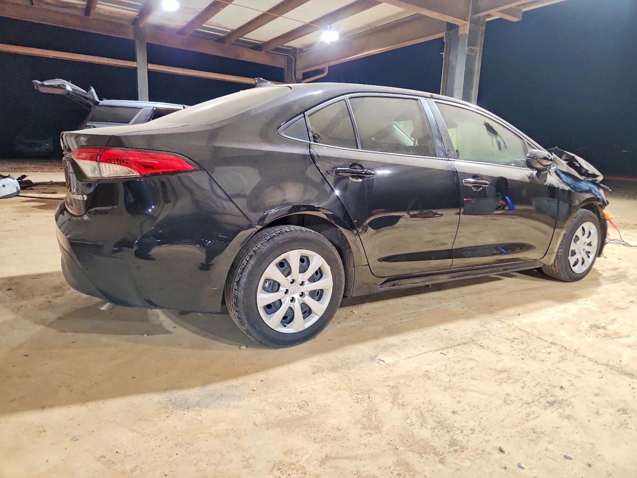 2024 TOYOTA COROLLA LE photo 3