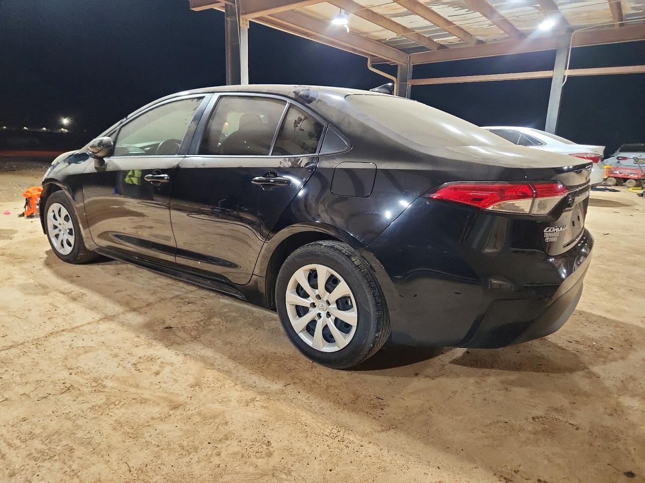 2024 TOYOTA COROLLA LE photo 2