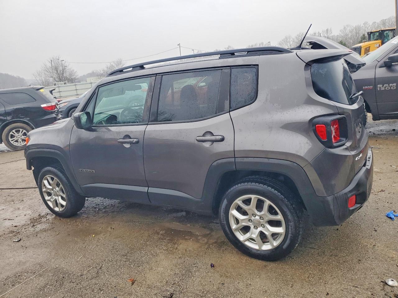 2017 JEEP RENEGADE LATITUDE photo 3