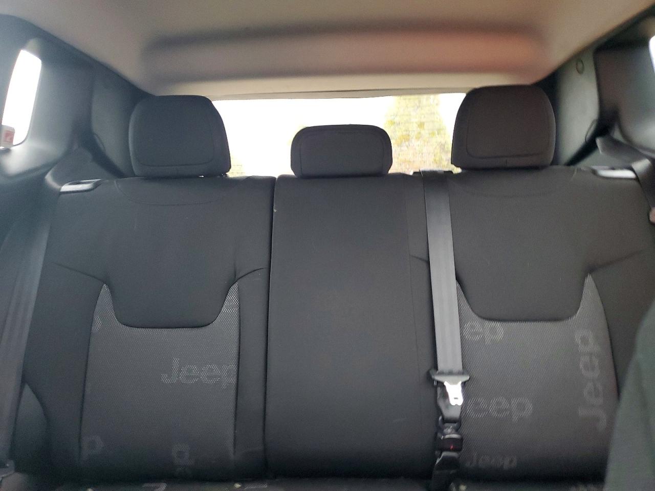 2017 JEEP RENEGADE LATITUDE photo 19