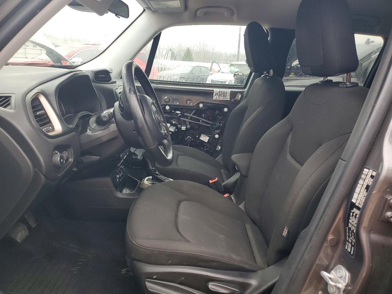 2017 JEEP RENEGADE LATITUDE photo 13