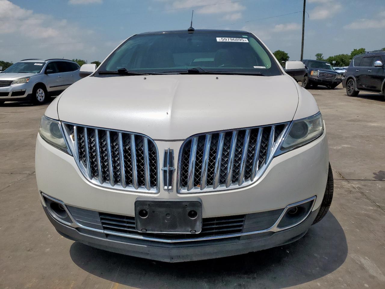 2011 LINCOLN TOWNHOUSE MKX photo 5