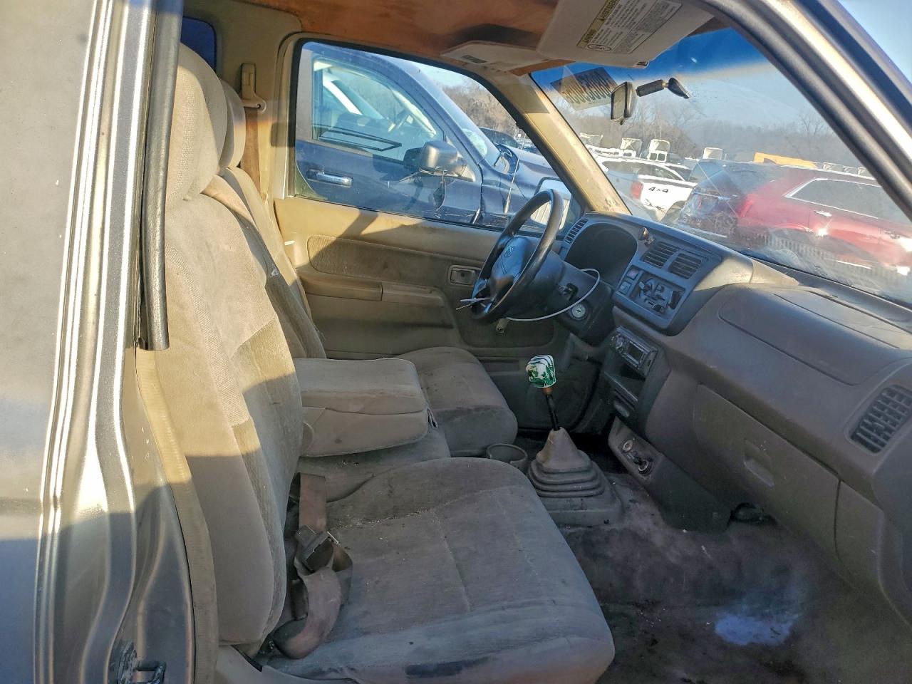 2000 NISSAN FRONTIER KING CAB XE photo 10