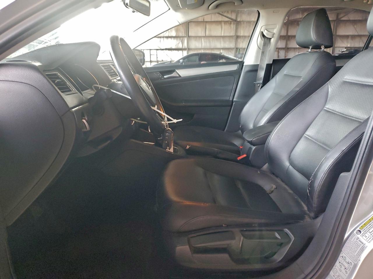 2015 VOLKSWAGEN JETTA SE photo 13