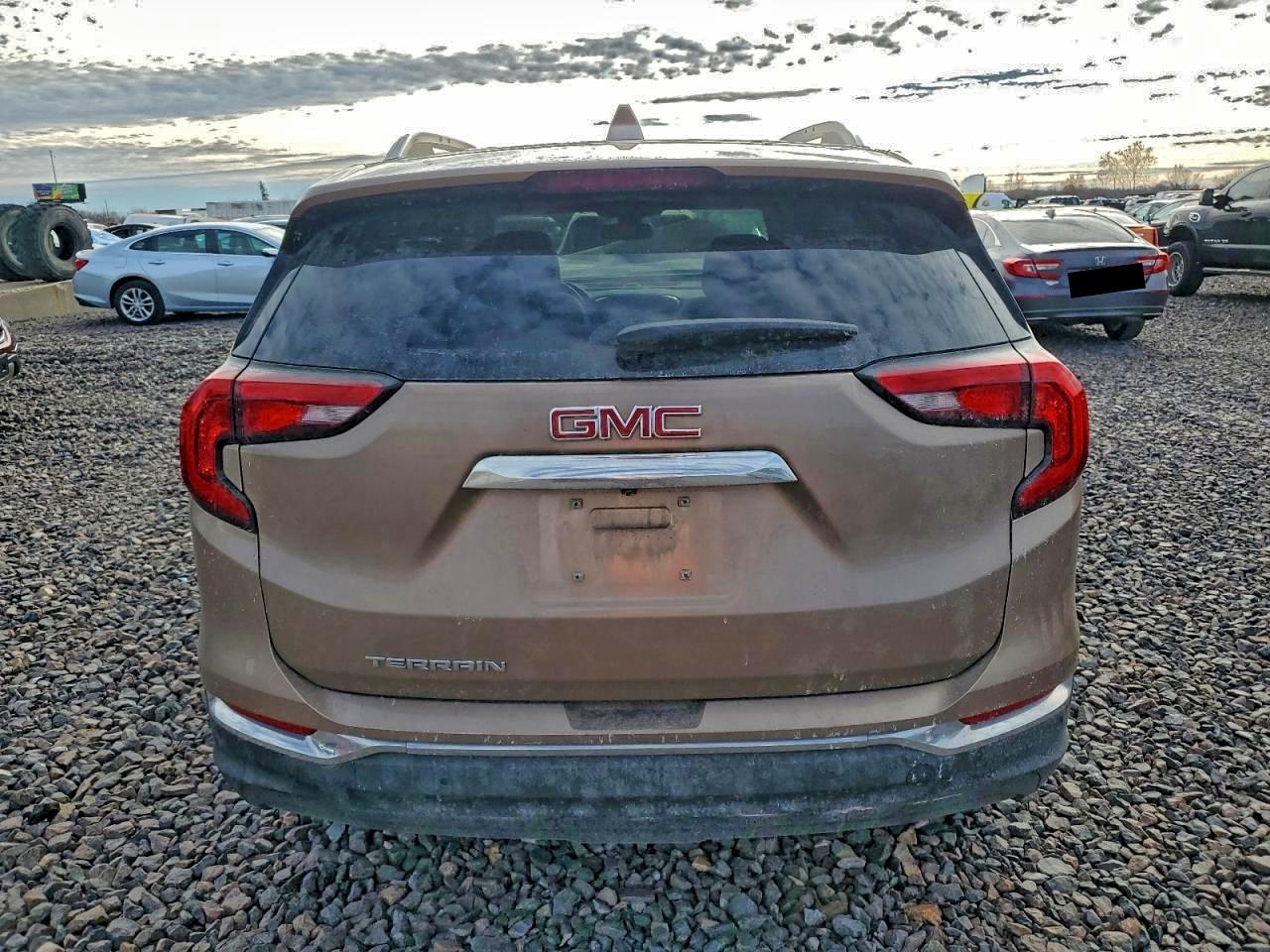 2018 GMC TERRAIN SLT photo 6
