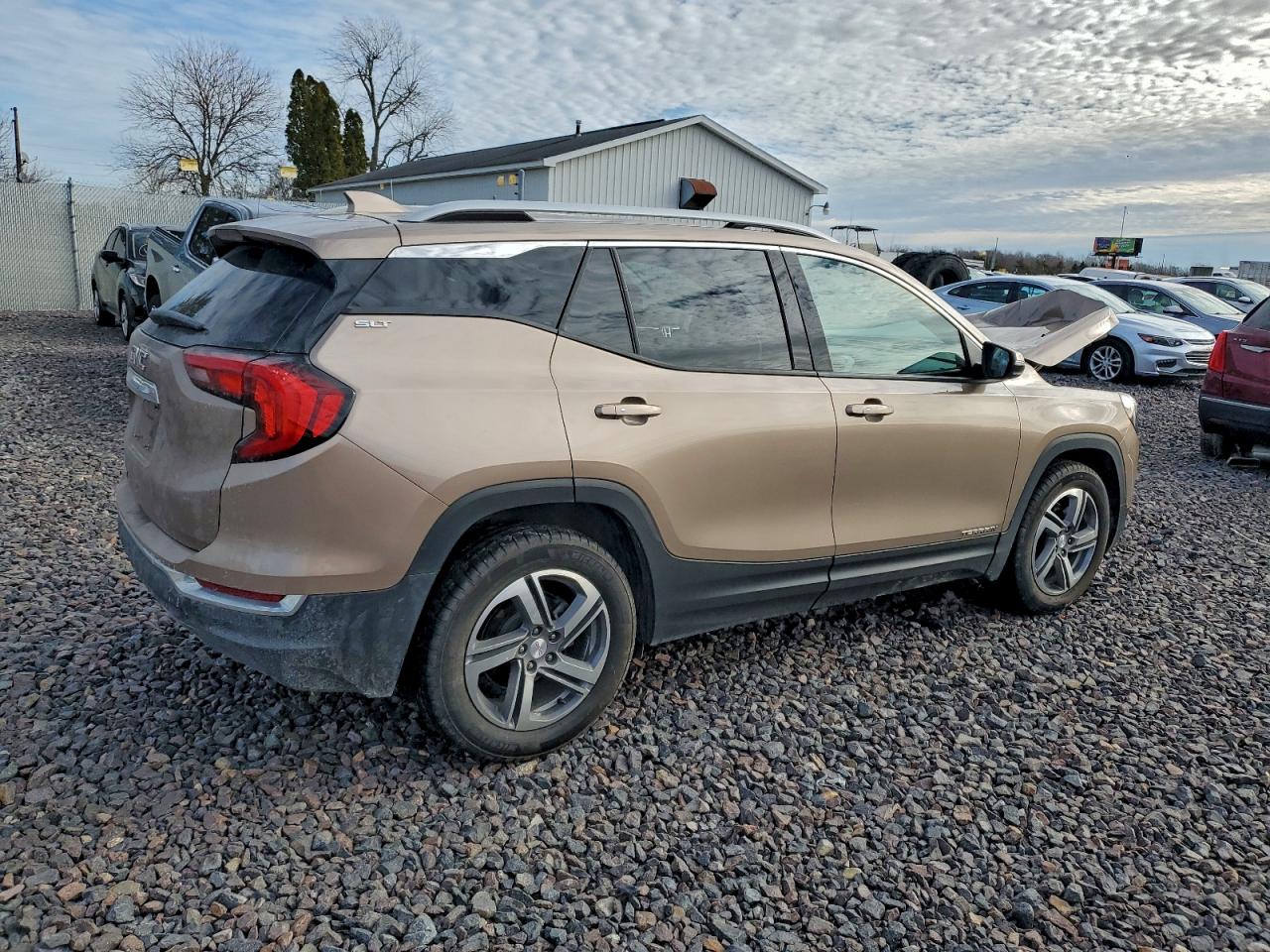 2018 GMC TERRAIN SLT photo 3