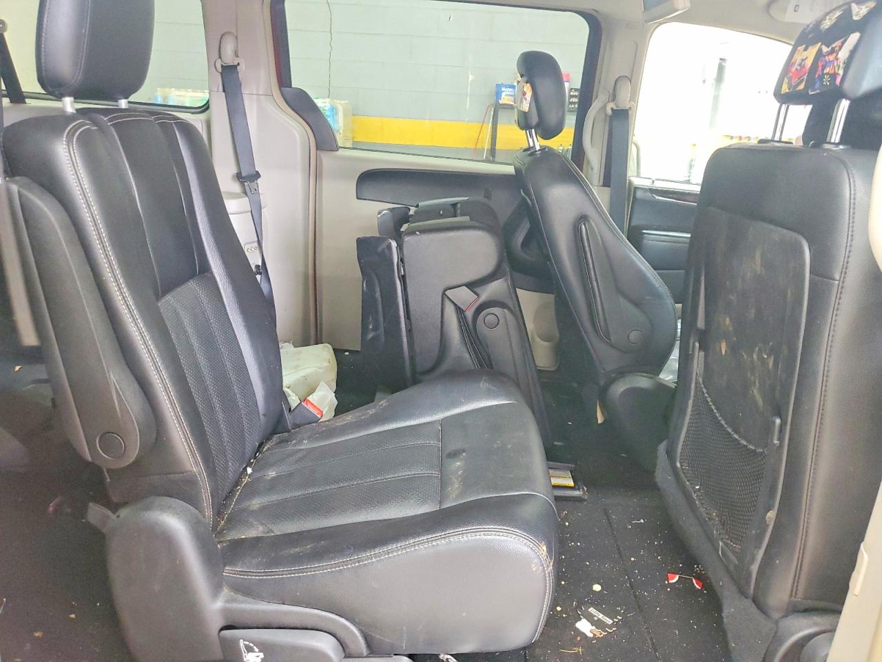 2012 CHRYSLER TOWN & COUNTRY TOURING photo 11