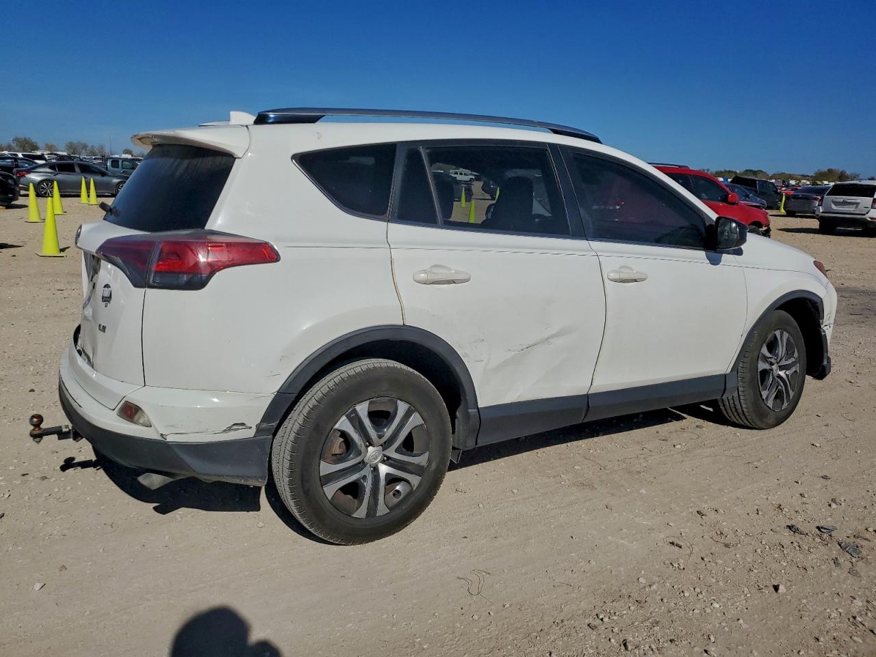 2017 TOYOTA RAV4 LE photo 5