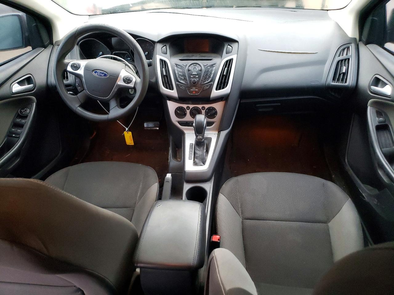 2014 FORD FOCUS SE photo 15
