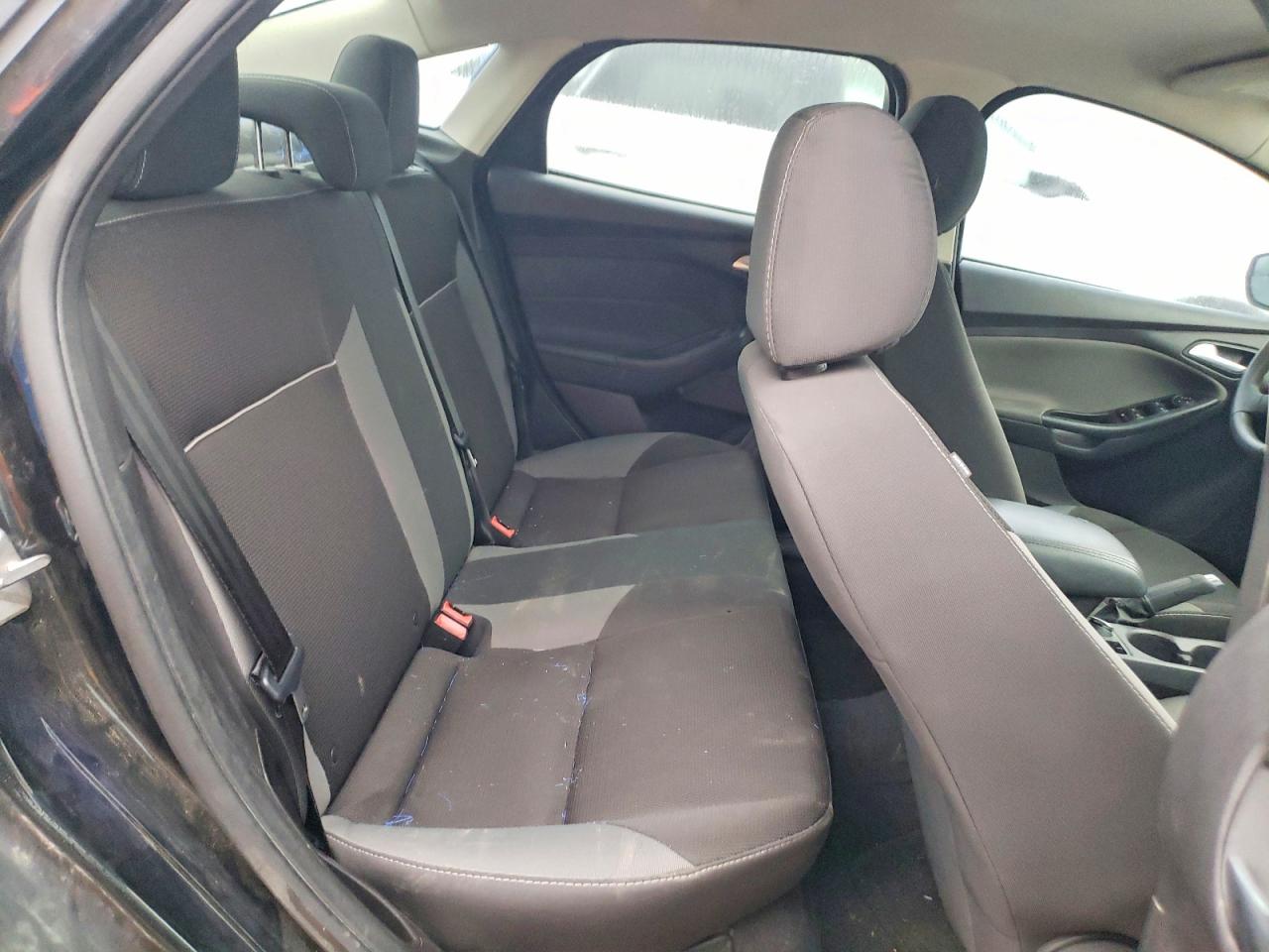 2014 FORD FOCUS SE photo 19