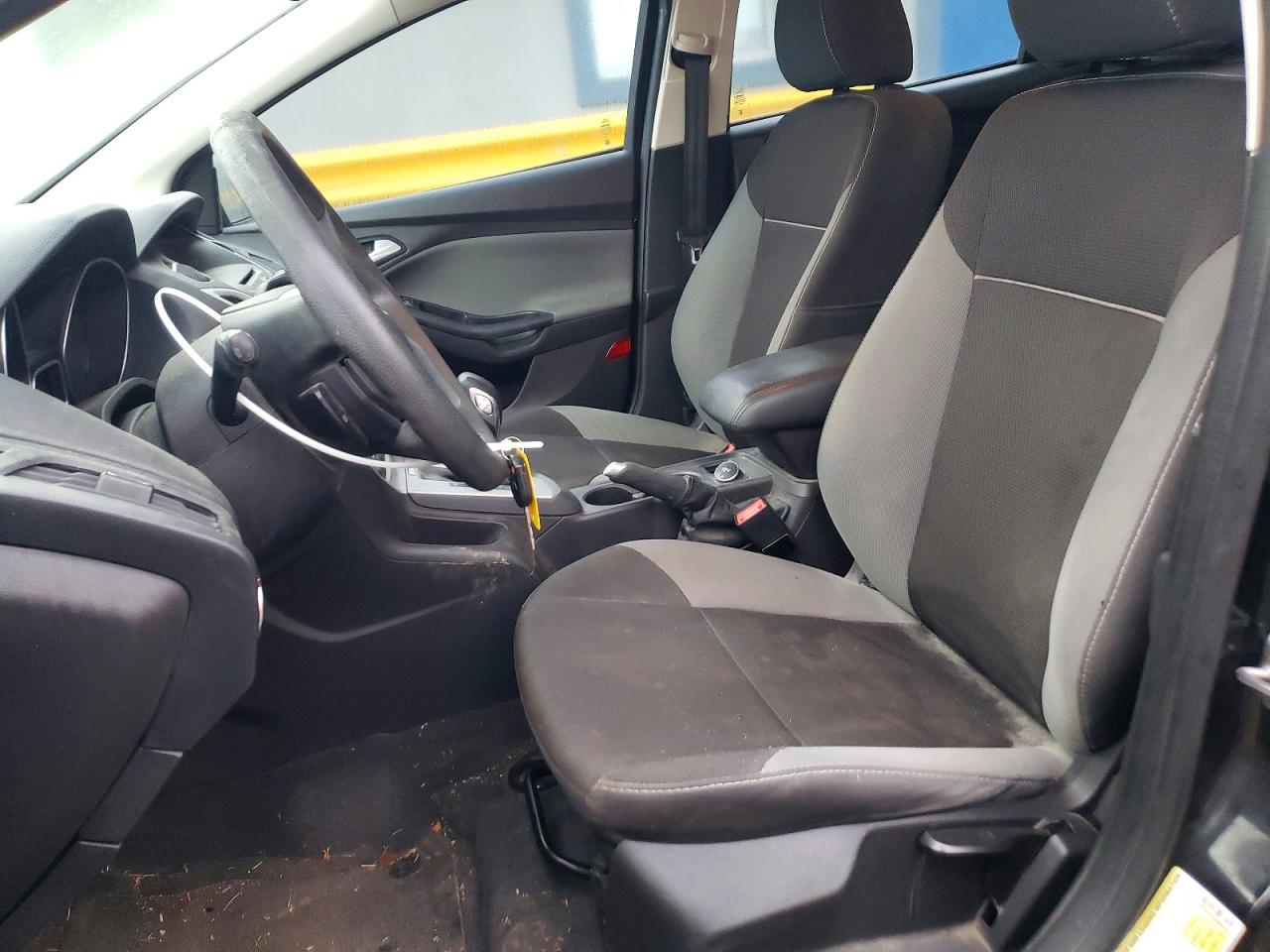 2014 FORD FOCUS SE photo 13