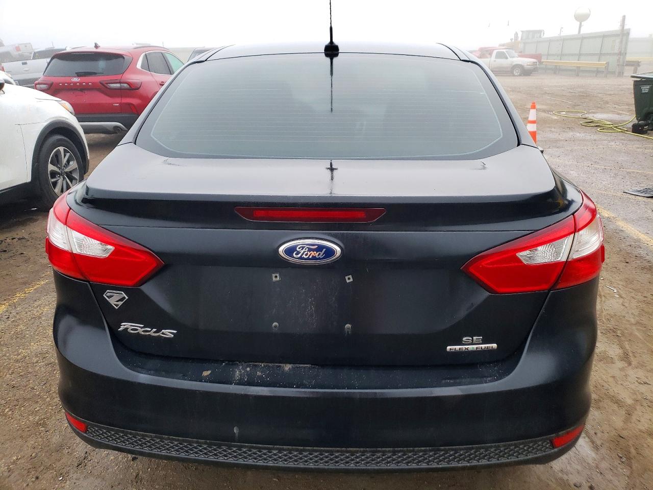 2014 FORD FOCUS SE photo 11