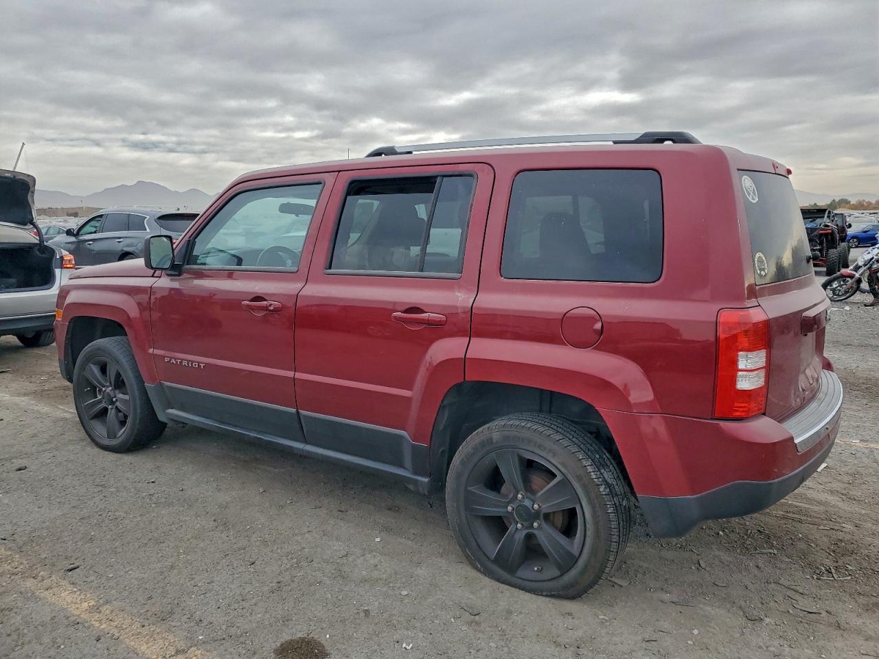 2012 JEEP PATRIOT LATITUDE photo 2