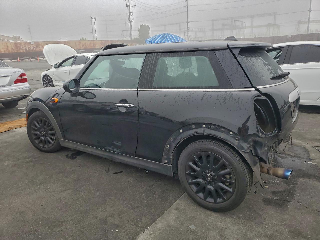 2014 MINI COOPER photo 2