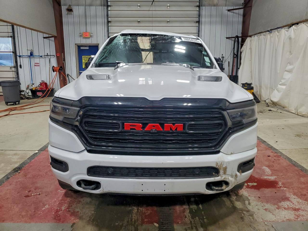 2023 RAM 1500 LIMITED photo 5