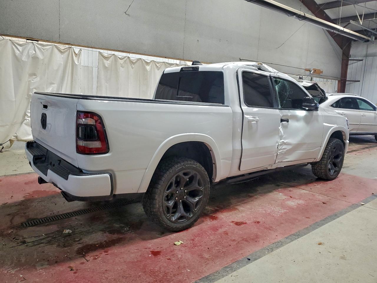 2023 RAM 1500 LIMITED photo 3