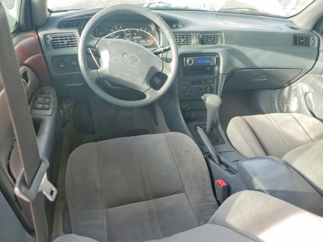 1999 TOYOTA CAMRY CE photo 8