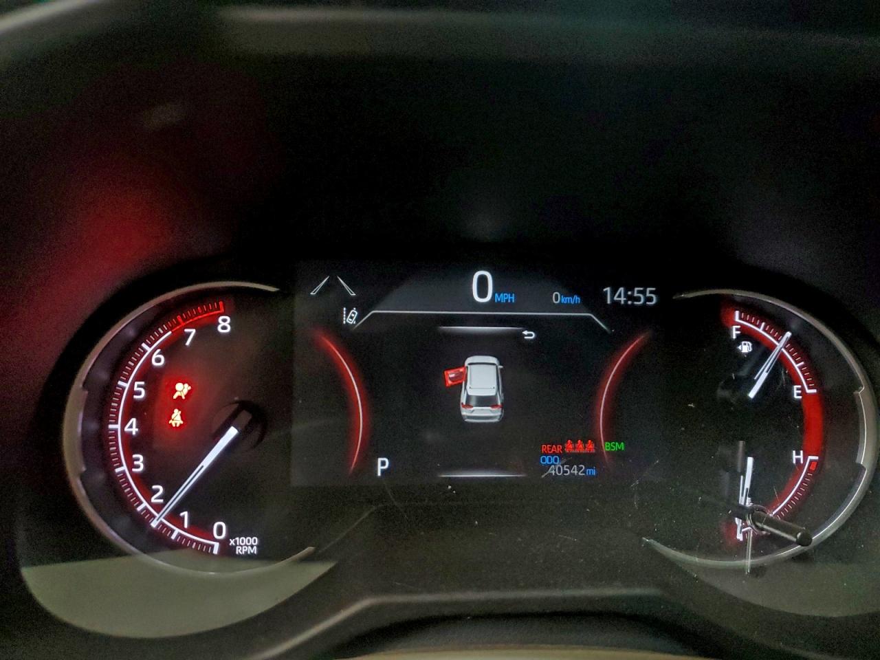 2024 TOYOTA RAV4 XLE photo 9