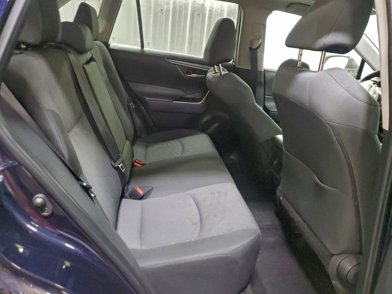 2024 TOYOTA RAV4 XLE photo 10