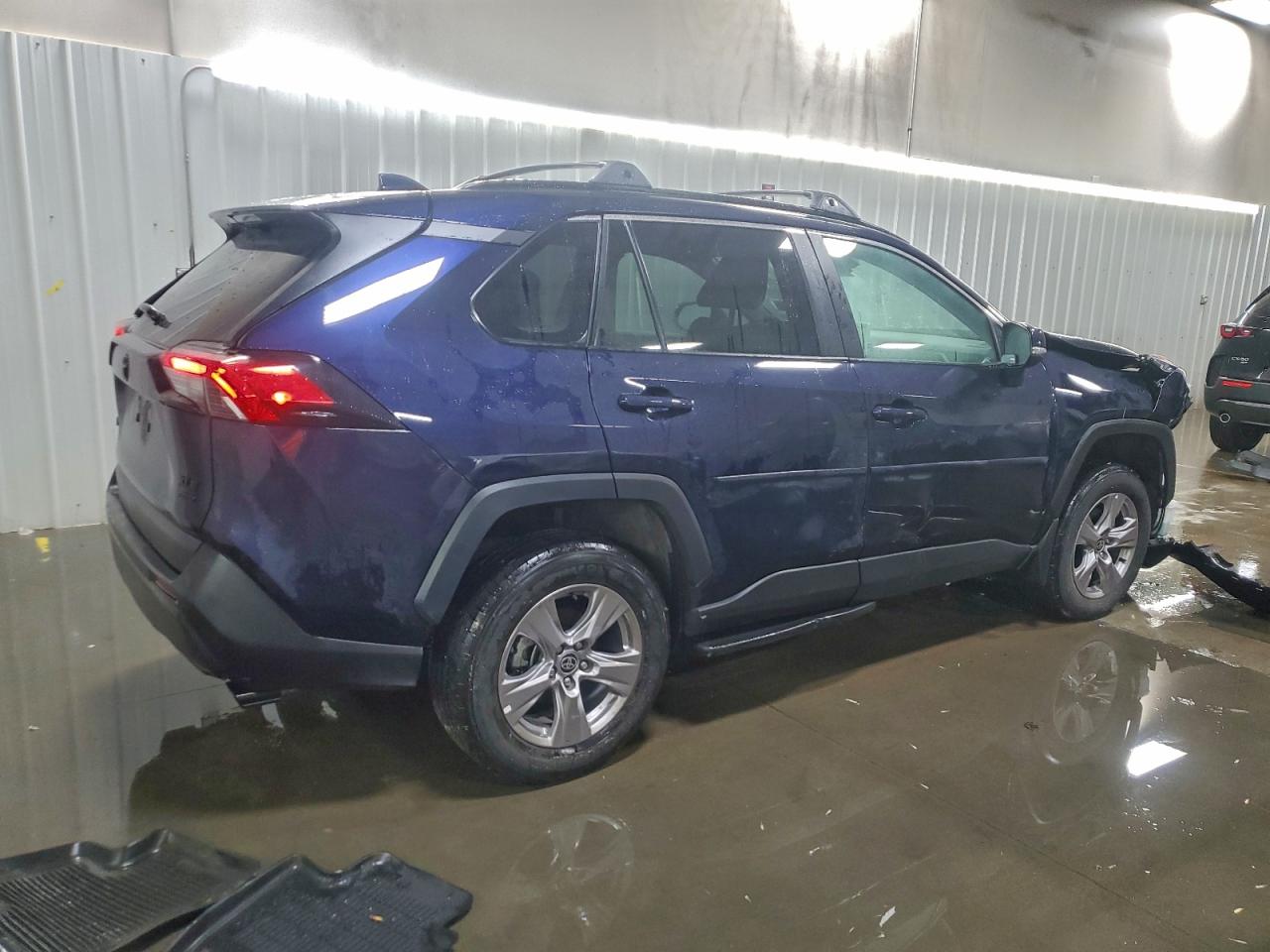 2024 TOYOTA RAV4 XLE photo 3
