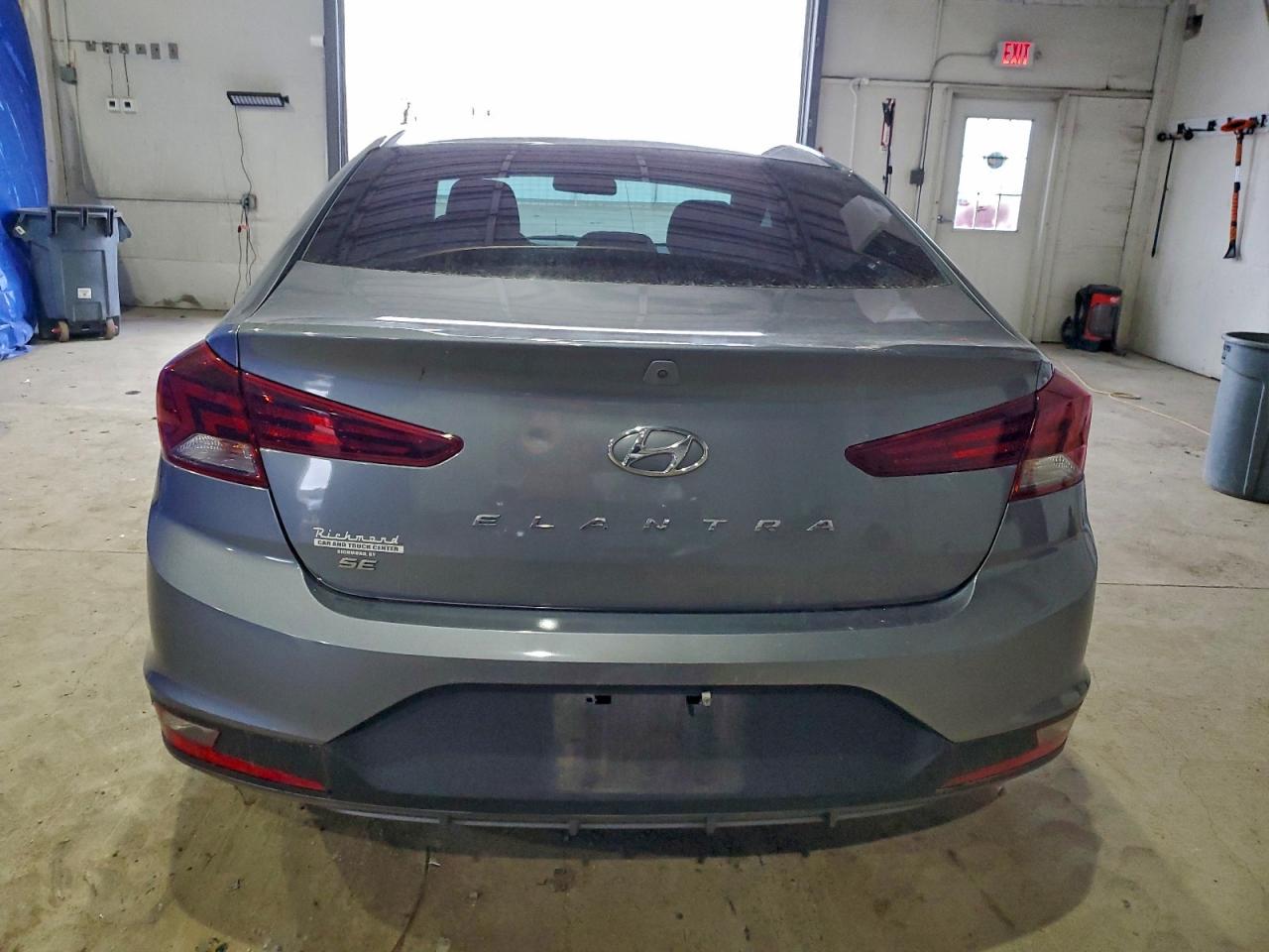 2019 HYUNDAI ELANTRA SE photo 6