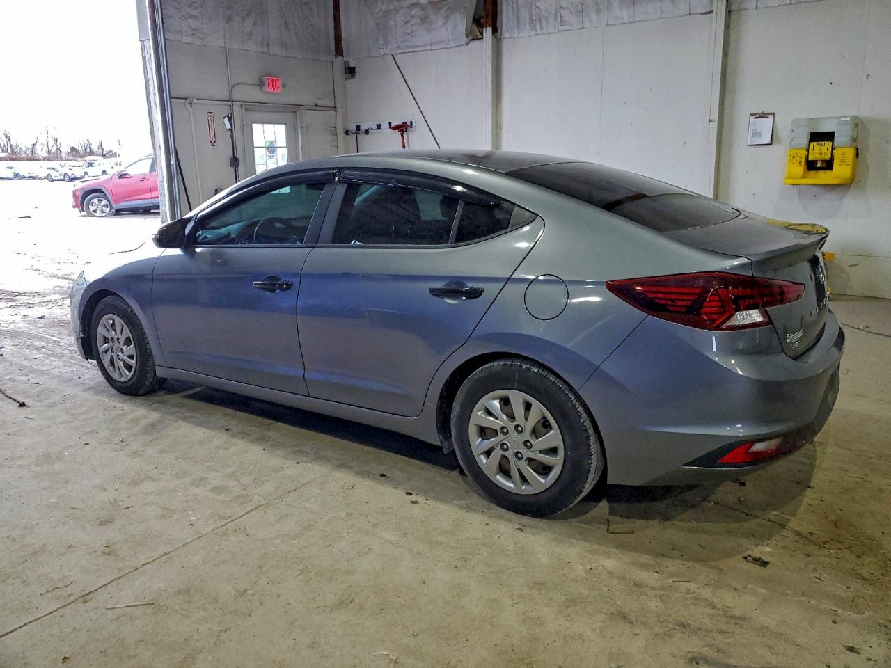 2019 HYUNDAI ELANTRA SE photo 2