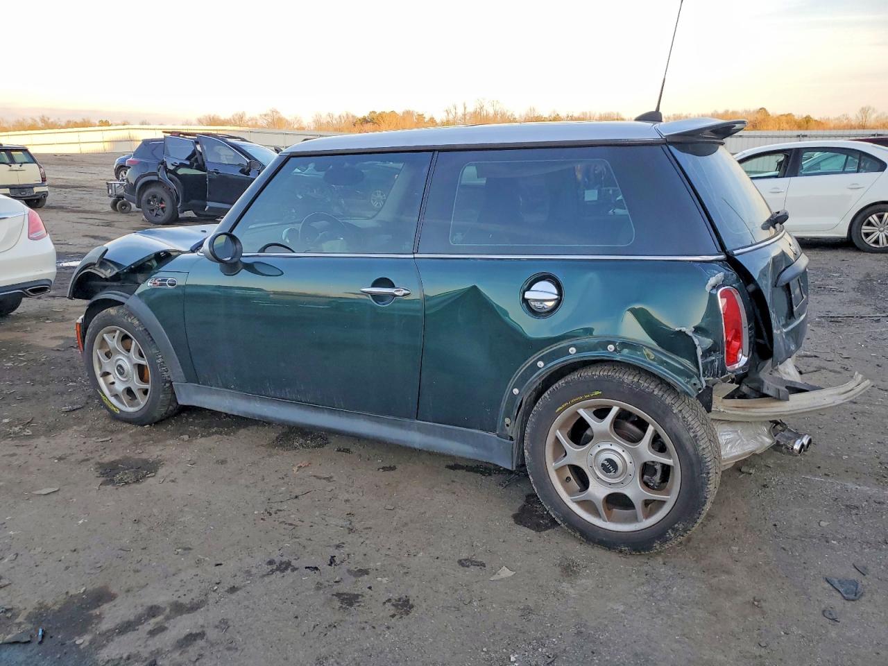 2006 MINI COOPER S photo 2