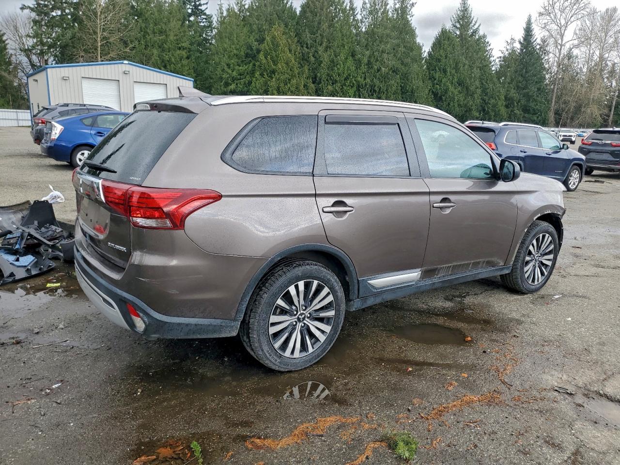2019 MITSUBISHI OUTLANDER SE photo 5