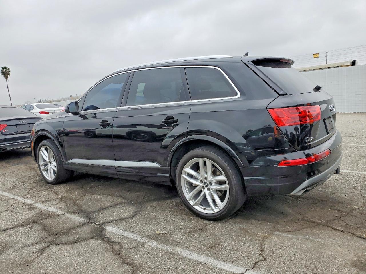2017 AUDI Q7 PRESTIGE photo 2