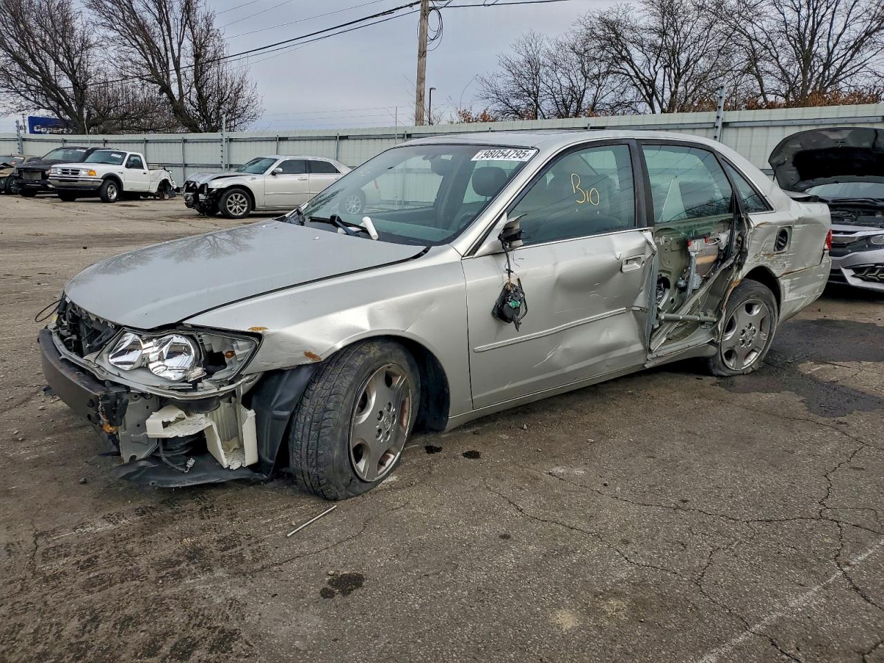 2003 TOYOTA AVALON