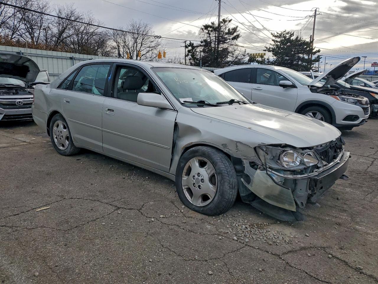 2003 TOYOTA AVALON XL photo 4