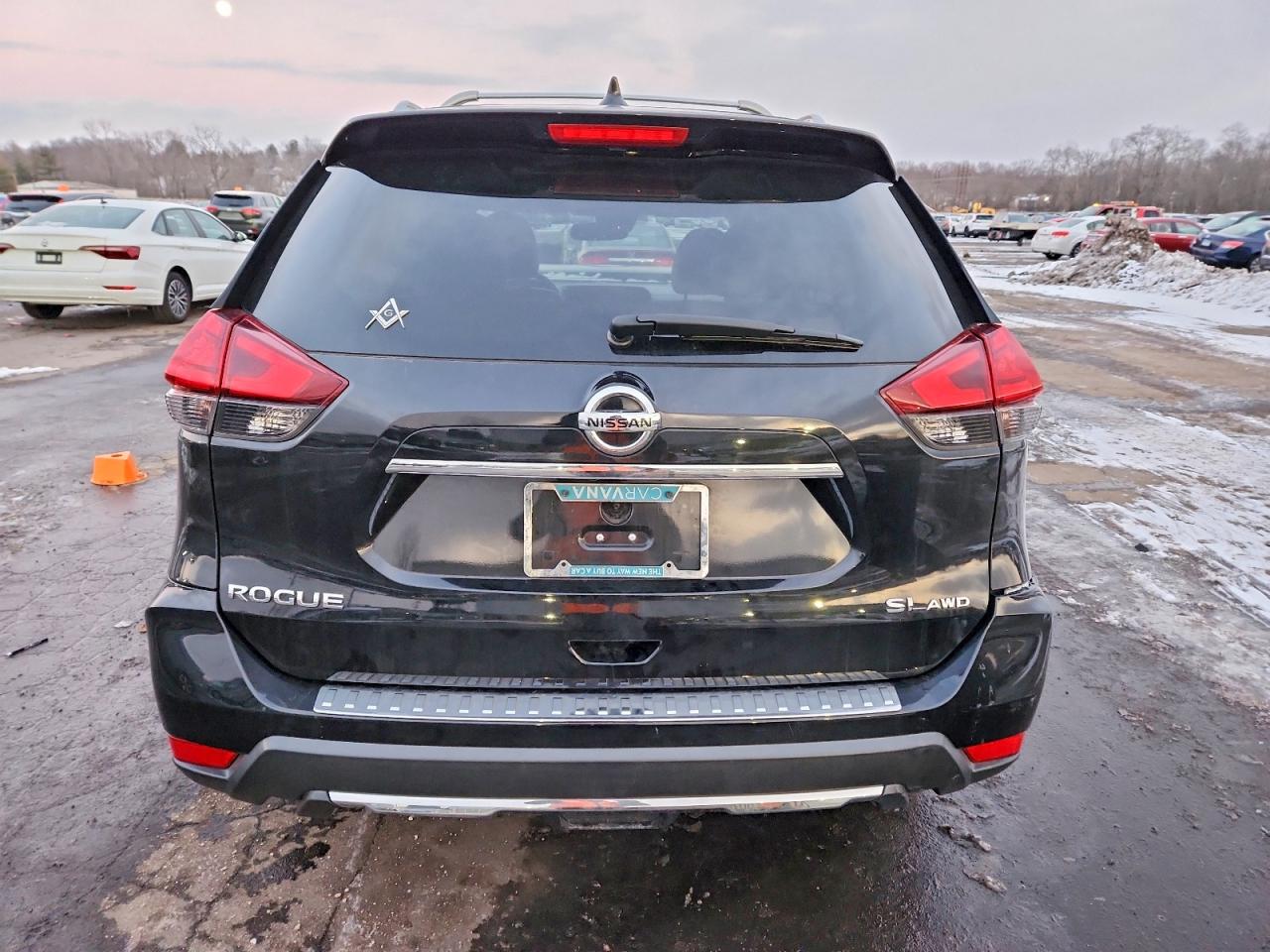 2017 NISSAN ROGUE SV photo 6