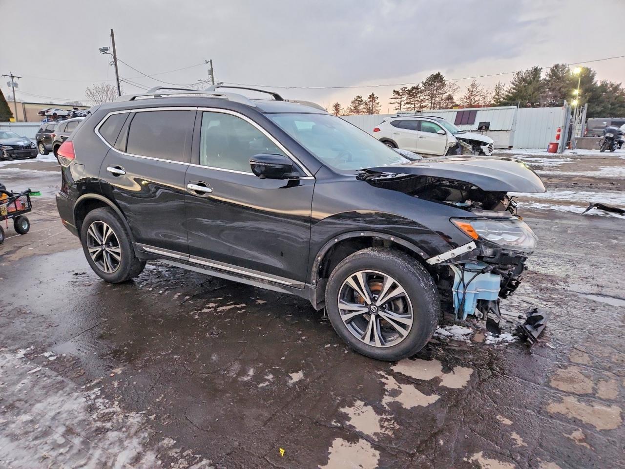 2017 NISSAN ROGUE SV photo 4