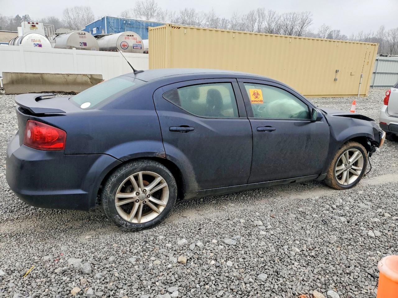 2011 DODGE AVENGER MAINSTREET photo 3