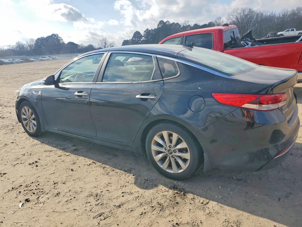 2018 KIA OPTIMA LX photo 2