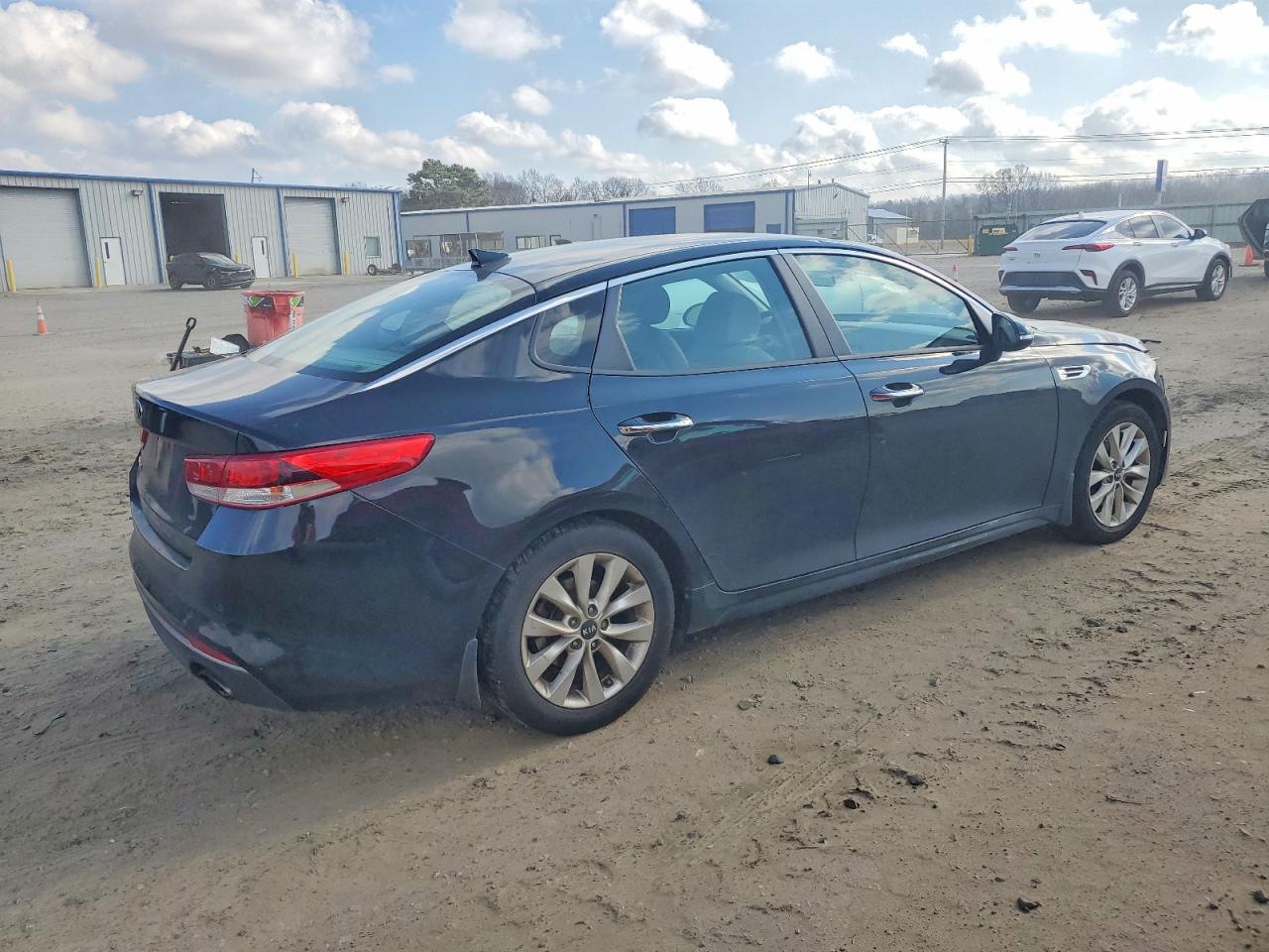 2018 KIA OPTIMA LX photo 3