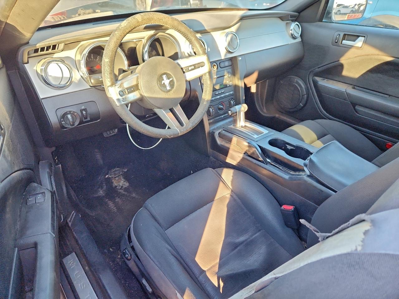 2006 FORD MUSTANG photo 8